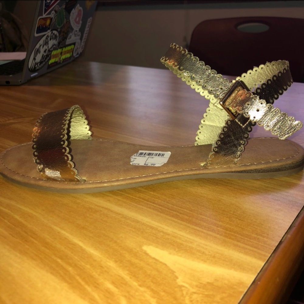 Gold sandals - Picture 2 of 2